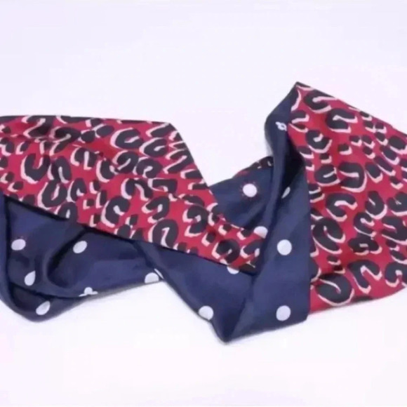 Authentic Louis Vuitton Scarf Snood Leopard Silk Multicolor Never Used - Picture 5 of 5